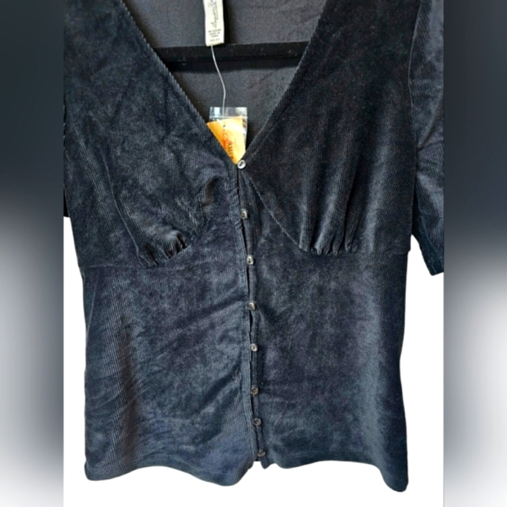 NEW American Rag Top Black Velvet Ribbed Ruched Short Sleeves Blouse Vneck Soft - Picture 5 of 14